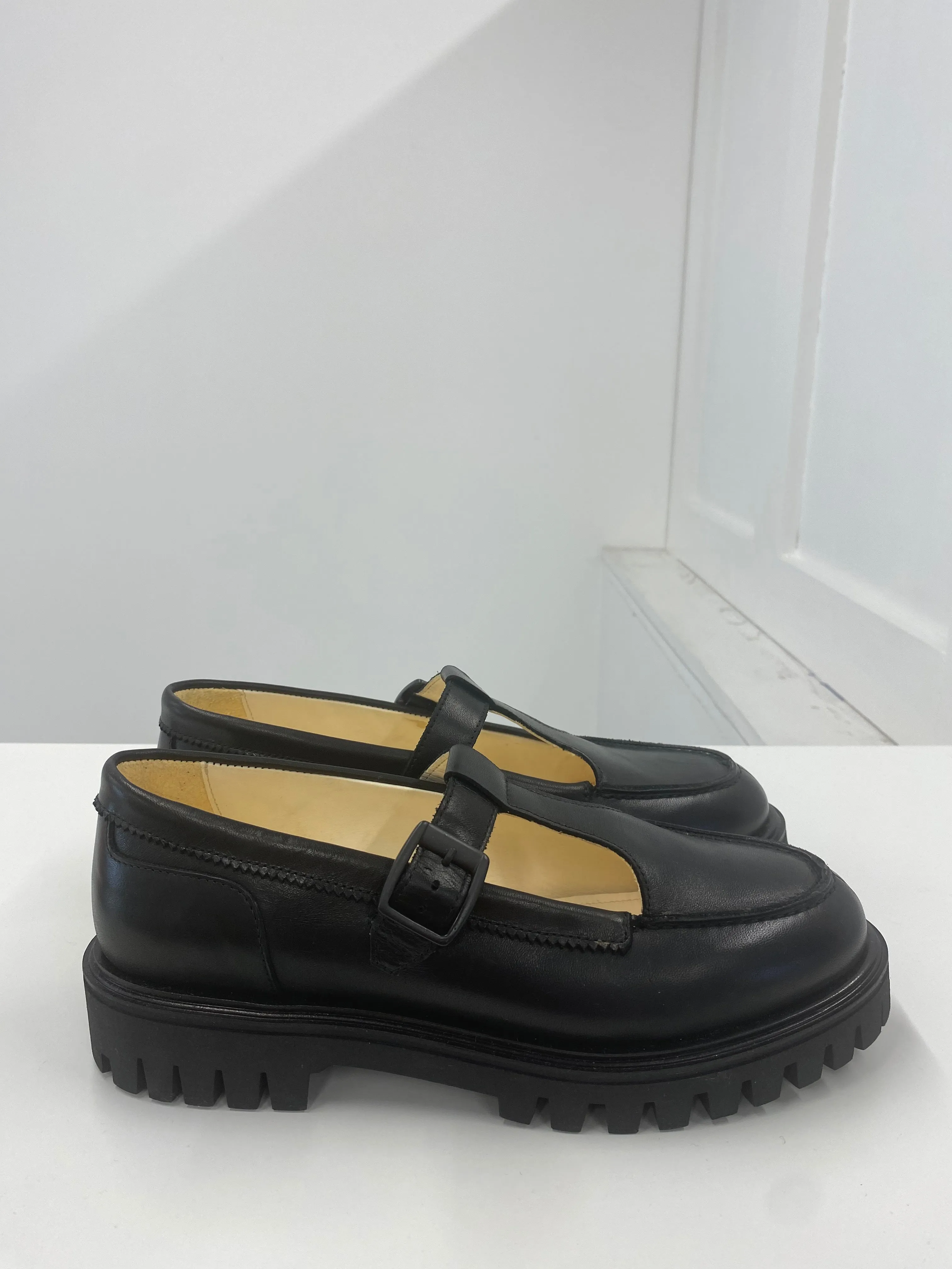 Ashford Shoes in Black UK Size 6