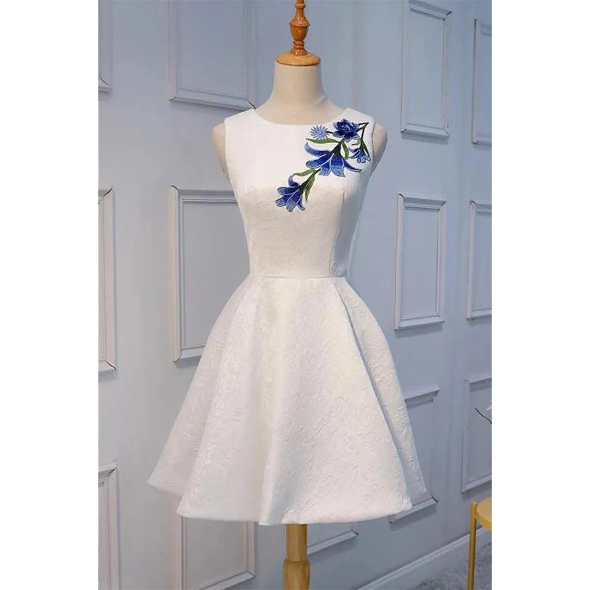 Elegant Jewel A-line White Short Satin Homecoming Dresses Online, HD0677