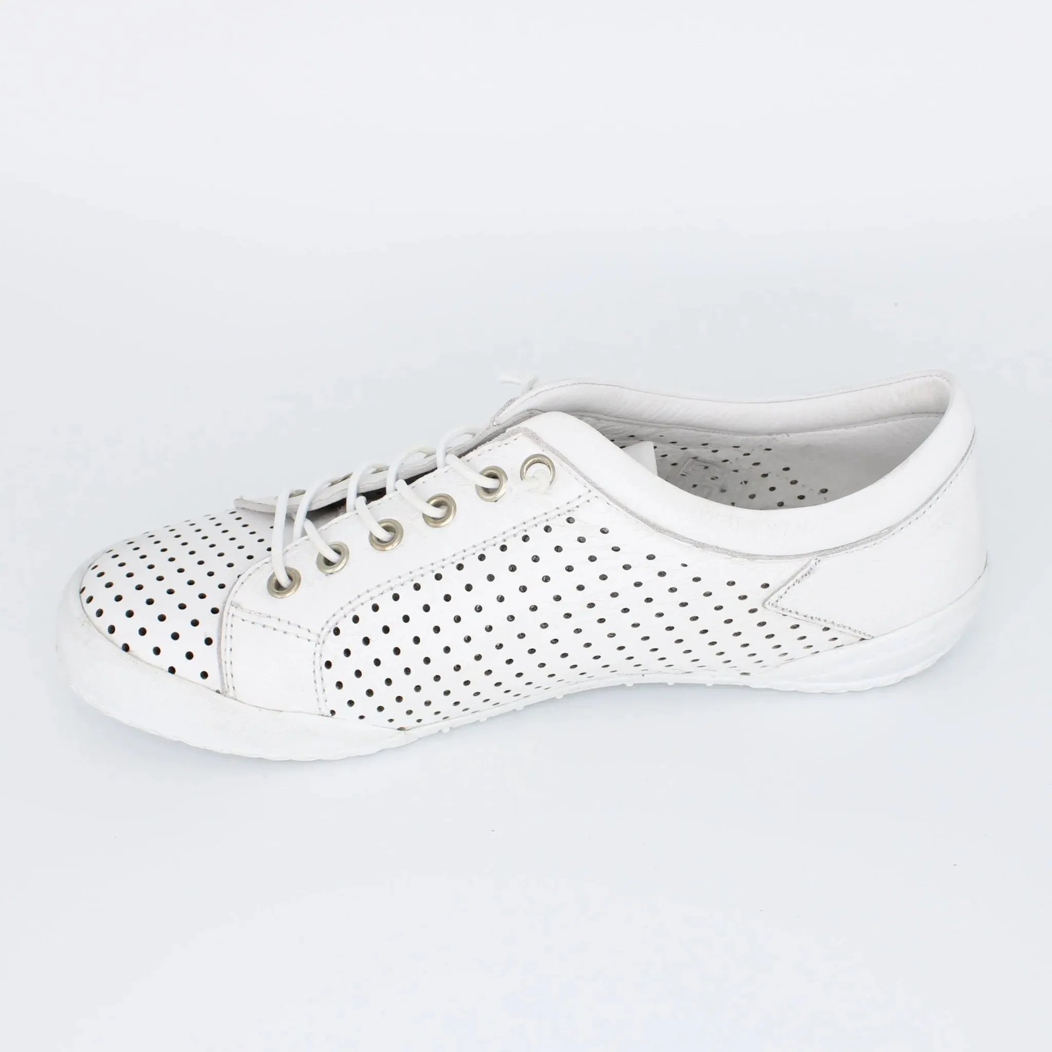 GELATO TEEJAY LEATHER SLIP ON WHITE (CLEARANCE FINAL SALE)