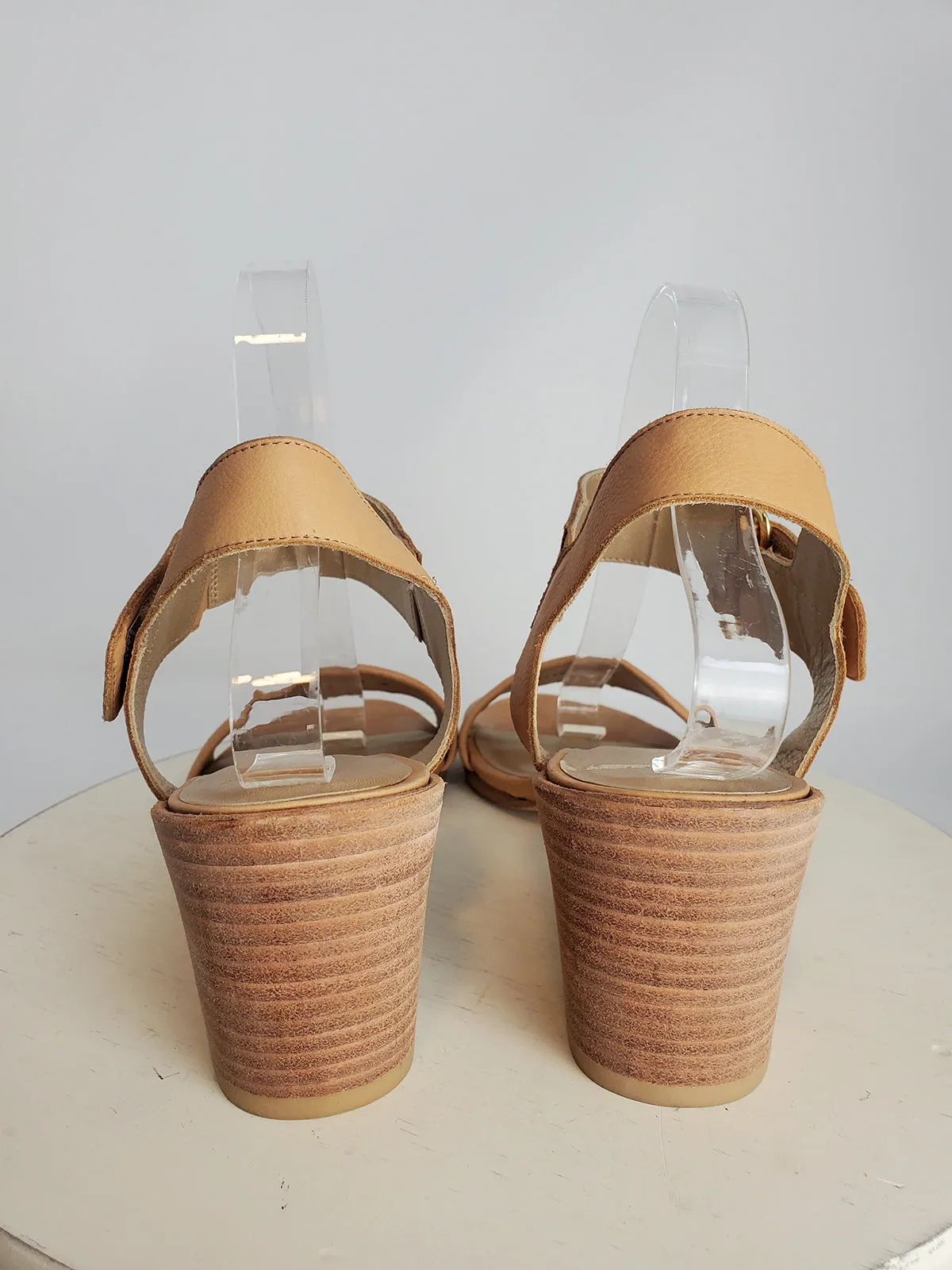 Stuart Weitzman Size 9 Tan Heeled Sandals